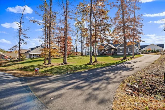 236 Cider Hill Lane, Hendersonville, NC 28792
