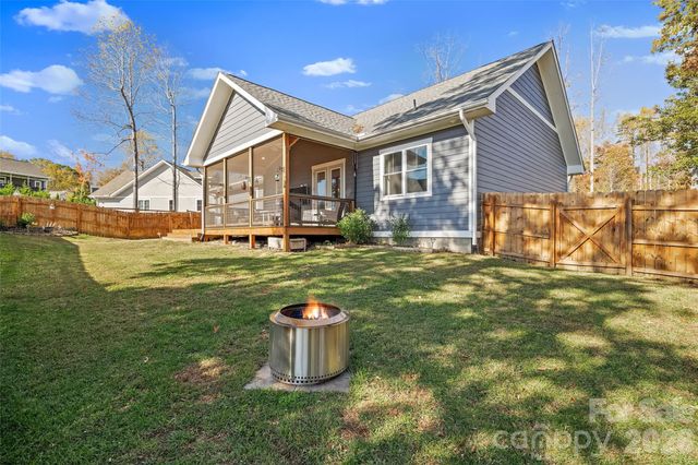 236 Cider Hill Lane, Hendersonville, NC 28792