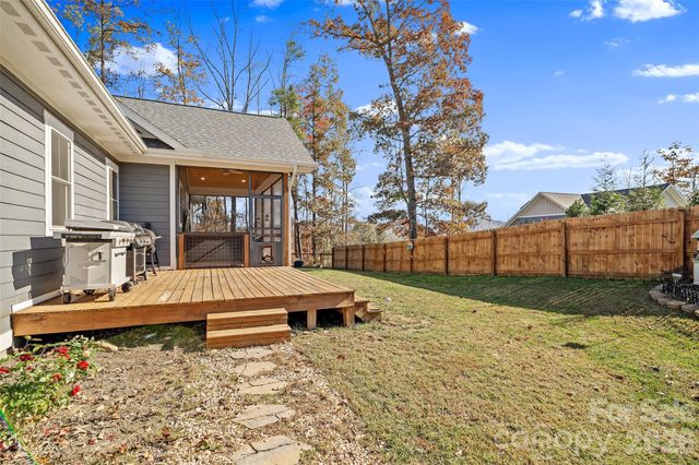 236 Cider Hill Lane, Hendersonville, NC 28792