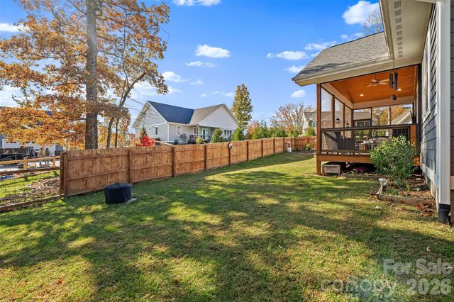 236 Cider Hill Lane, Hendersonville, NC 28792