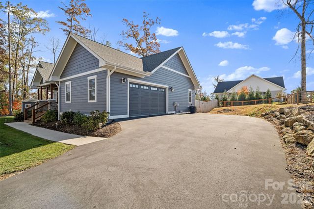 236 Cider Hill Lane, Hendersonville, NC 28792