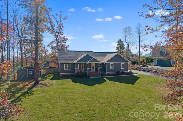 236 Cider Hill Lane, Hendersonville, NC 28792