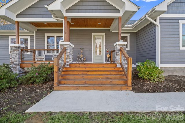 236 Cider Hill Lane, Hendersonville, NC 28792