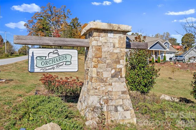 236 Cider Hill Lane, Hendersonville, NC 28792