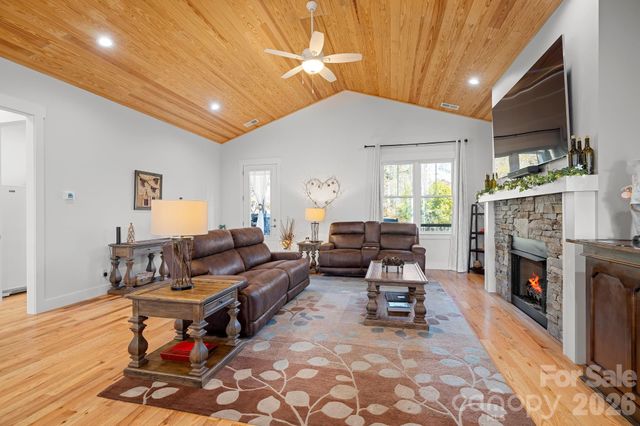 236 Cider Hill Lane, Hendersonville, NC 28792