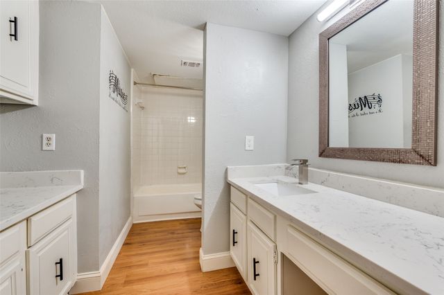 8560 Park Lane 75, Dallas, TX 75231