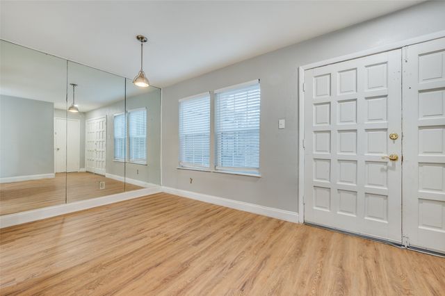 8560 Park Lane 75, Dallas, TX 75231