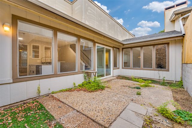 8560 Park Lane 75, Dallas, TX 75231