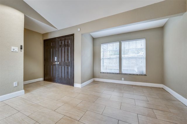 8560 Park Lane 75, Dallas, TX 75231