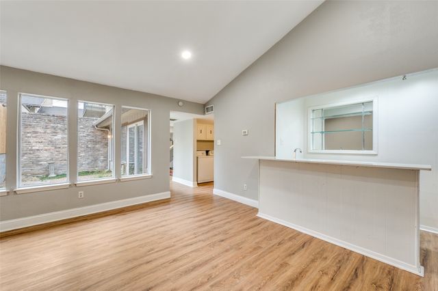 8560 Park Lane 75, Dallas, TX 75231