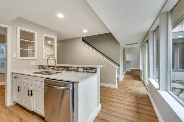 8560 Park Lane 75, Dallas, TX 75231