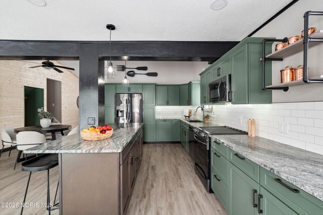 1611 Latcha Road, Millbury, OH 43447