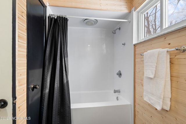 1611 Latcha Road, Millbury, OH 43447