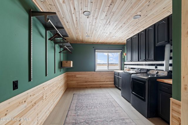 1611 Latcha Road, Millbury, OH 43447