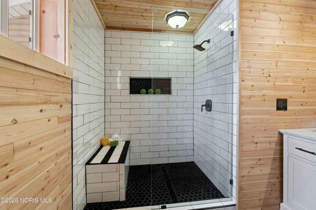 1611 Latcha Road, Millbury, OH 43447