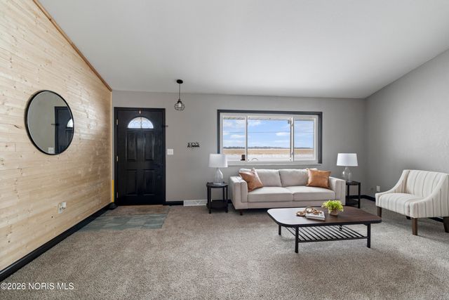 1611 Latcha Road, Millbury, OH 43447