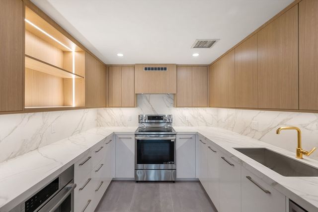 75-83 Cambridge Parkway 101, Cambridge, MA 02142