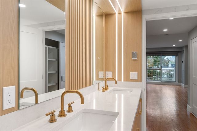 75-83 Cambridge Parkway 101, Cambridge, MA 02142