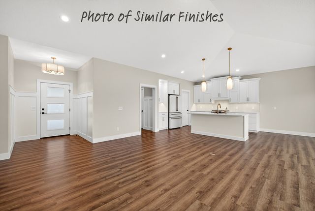 208 N 15th Street, Leclaire, IA 52753