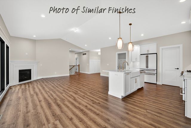 208 N 15th Street, Leclaire, IA 52753