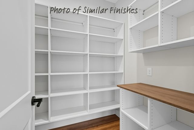 208 N 15th Street, Leclaire, IA 52753