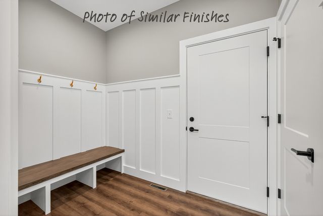 208 N 15th Street, Leclaire, IA 52753