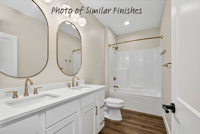 208 N 15th Street, Leclaire, IA 52753