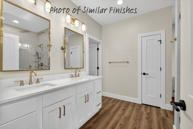 208 N 15th Street, Leclaire, IA 52753