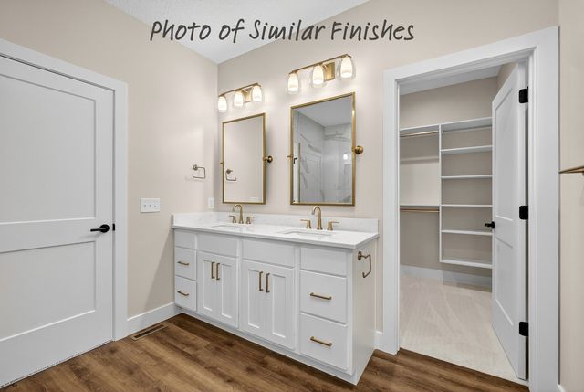 208 N 15th Street, Leclaire, IA 52753