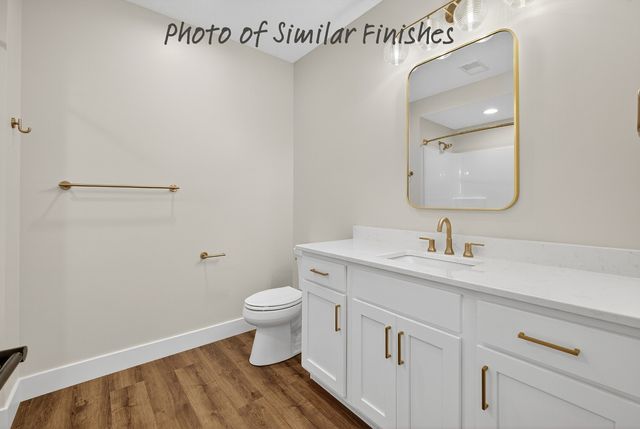 208 N 15th Street, Leclaire, IA 52753