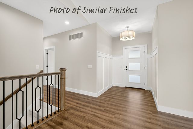 208 N 15th Street, Leclaire, IA 52753