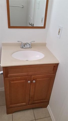 706 W 22nd ST 204, Austin, TX 78705