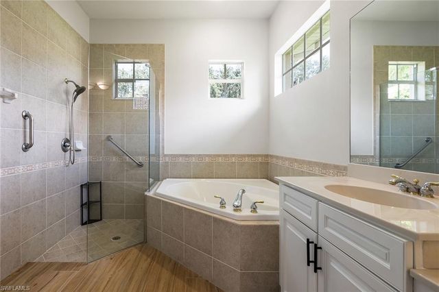 6840 Bent Grass DR, Naples, FL 34113