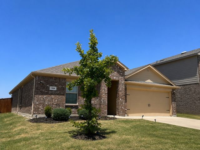 709 Glover Drive, Aubrey, TX 76227