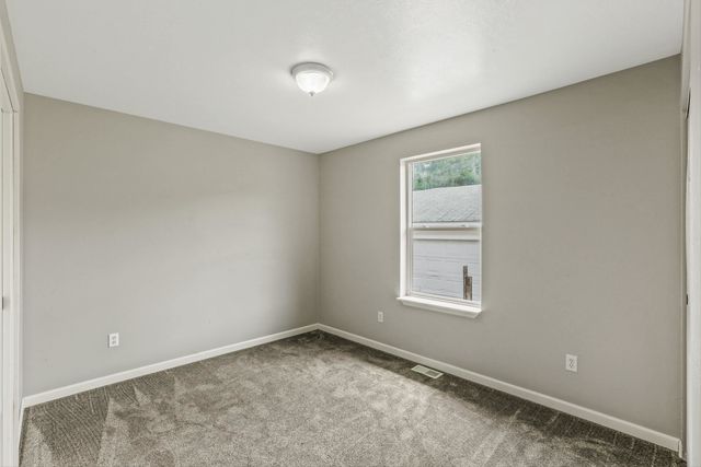 9906 E 17th Ln, Spokane Valley, WA 99206