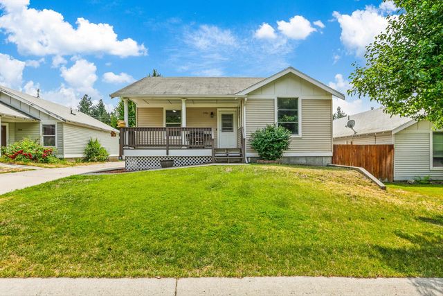 9906 E 17th Ln, Spokane Valley, WA 99206