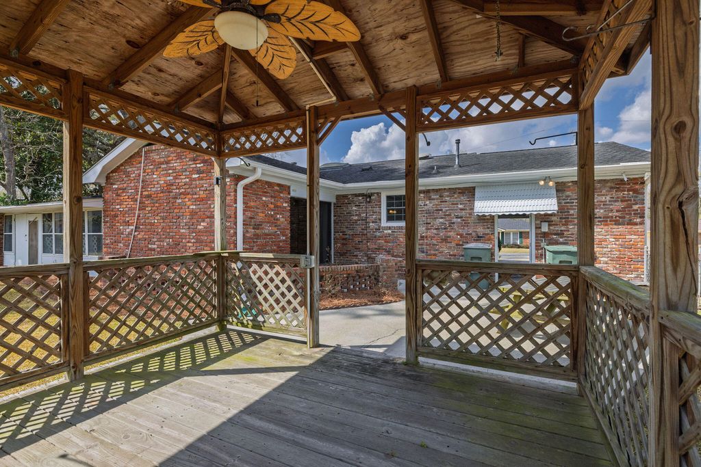 Image 20 of property listing at 1247 Northfield Place, Hanahan, SC 29410