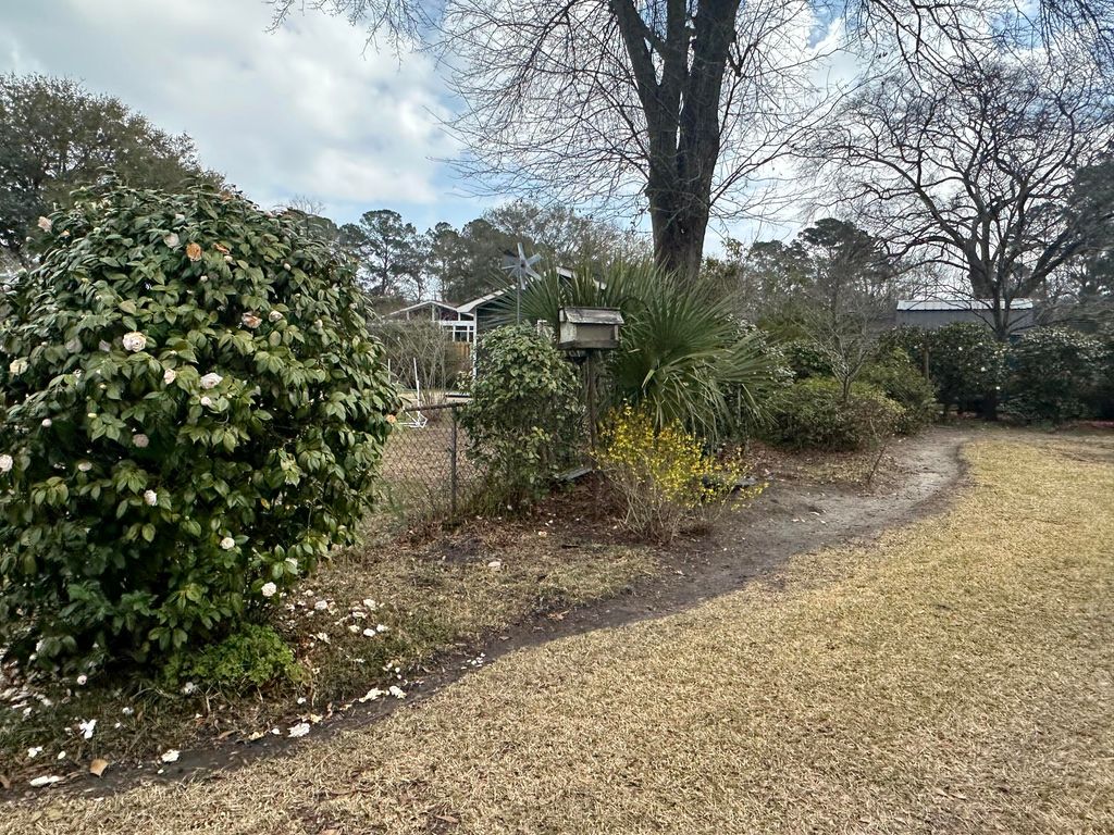 Image 24 of property listing at 1247 Northfield Place, Hanahan, SC 29410