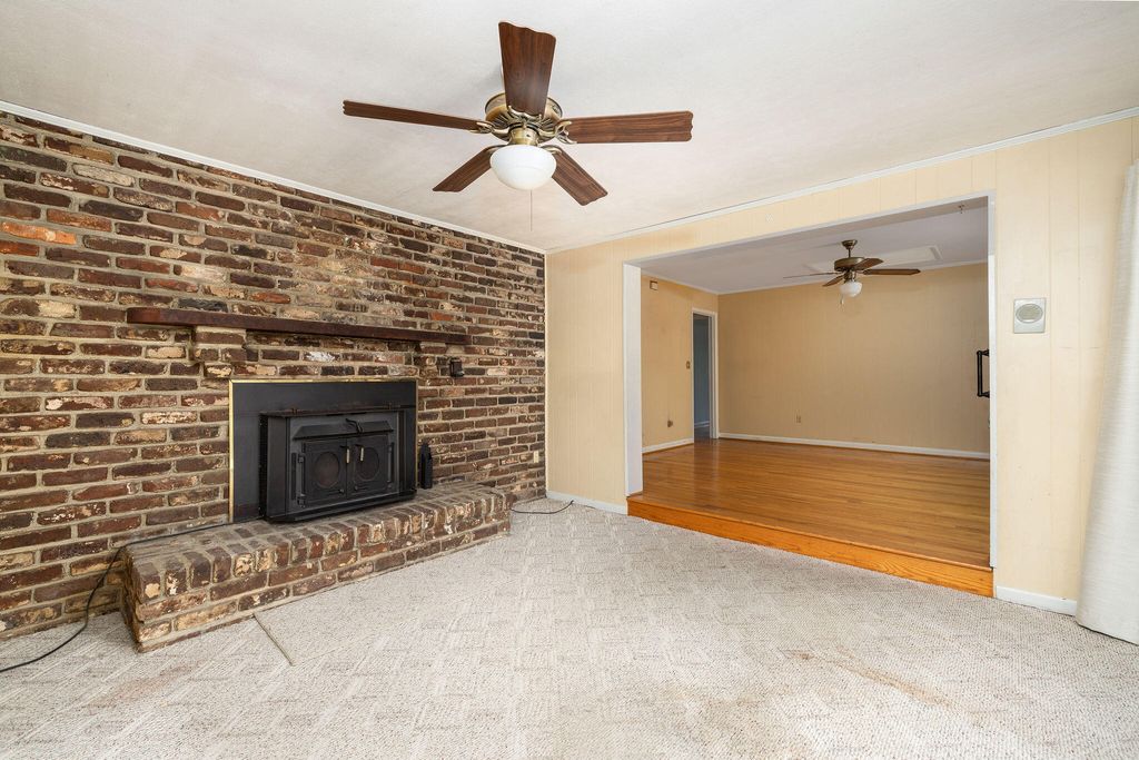 Image 6 of property listing at 1247 Northfield Place, Hanahan, SC 29410