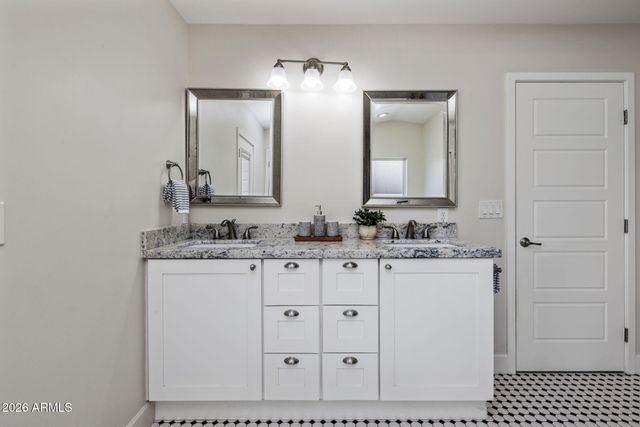4145 E OSBORN Road, Phoenix, AZ 85018