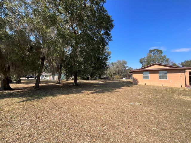 20735 SE HIGHWAY 42, Umatilla, FL 32784