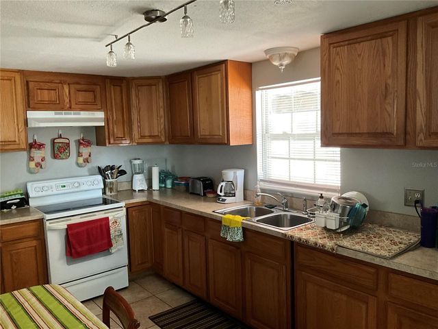 20735 SE HIGHWAY 42, Umatilla, FL 32784