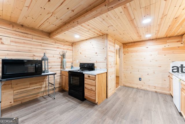 684 Underwood Farm Road, Cleveland, GA 30528