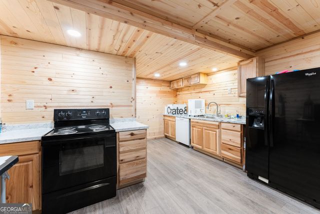 684 Underwood Farm Road, Cleveland, GA 30528