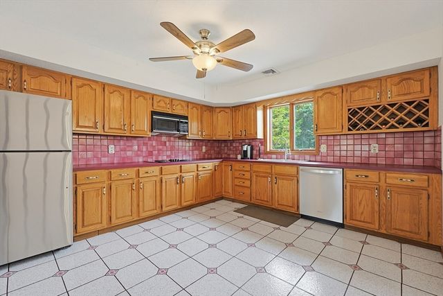 7 Diane Way, Westport, MA 02790