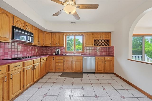 7 Diane Way, Westport, MA 02790