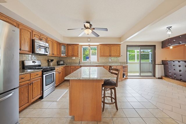 7 Diane Way, Westport, MA 02790
