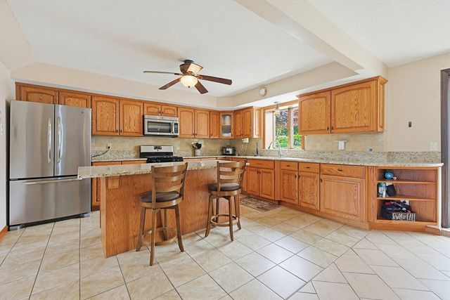 7 Diane Way, Westport, MA 02790