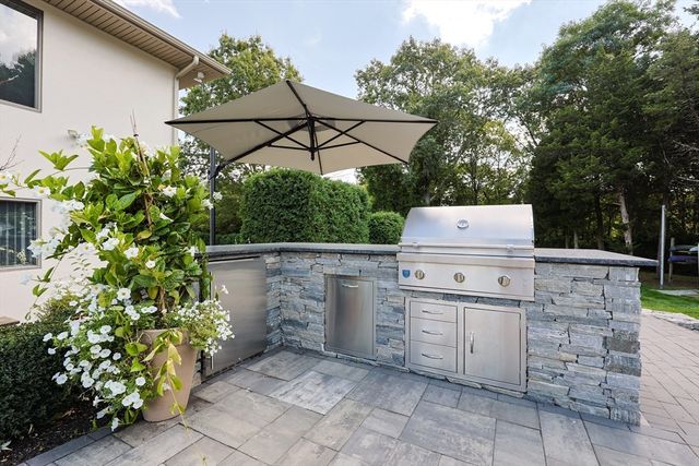7 Diane Way, Westport, MA 02790