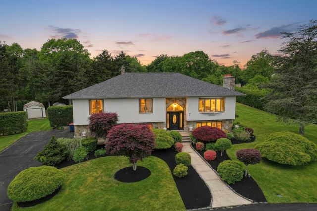 7 Diane Way, Westport, MA 02790